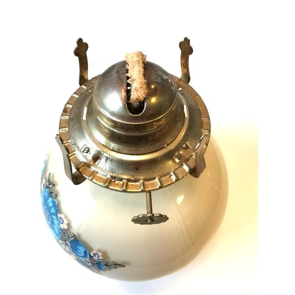 Vintage Lamplight Farms Oil Lamp White Ceramic Blue Floral Milk Glass 1970s - Picture 6 of 8